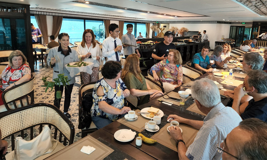 Venus Cruises on Lan Ha Bay