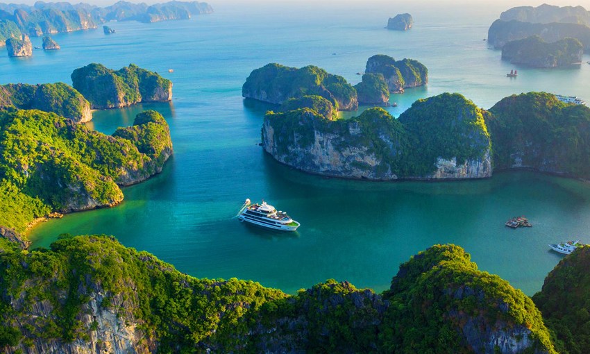 Activities in Halong Bay