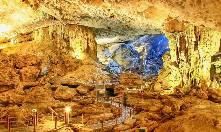 Sung Sot Cave (Surprise Cave)