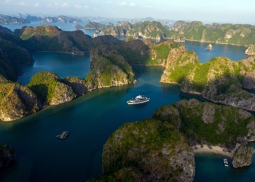 Halong Bay, Bai Tu Long Bay or Lan Ha Bay? Best Halong Bay Alternatives