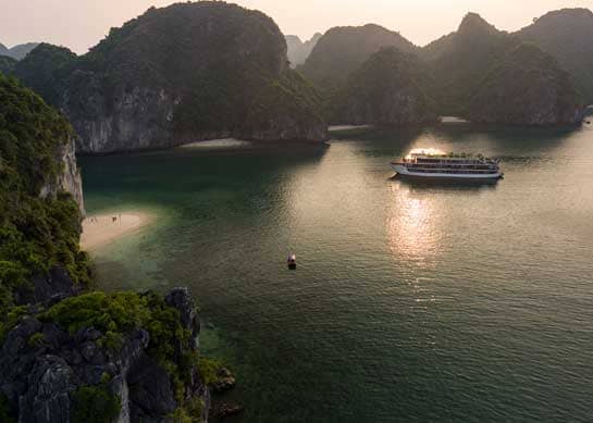 La Casta Cruise in Lan Ha Bay, Halong Bay - Halong Bay Cruise Deals