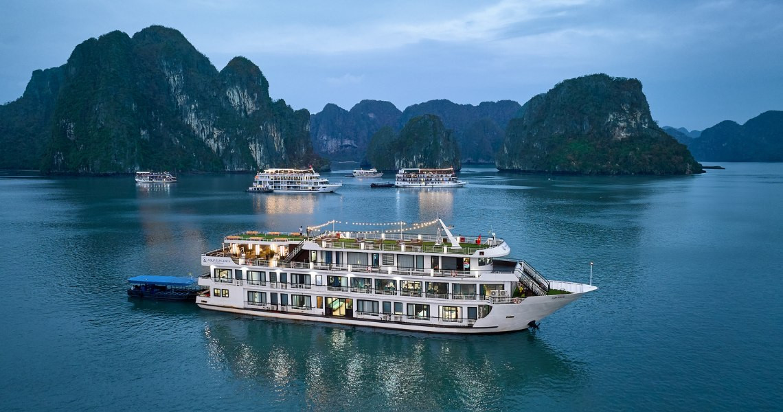 Aqua Elegance Cruise