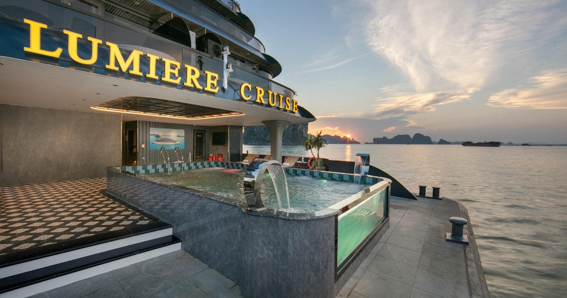 Lumiere Cruise