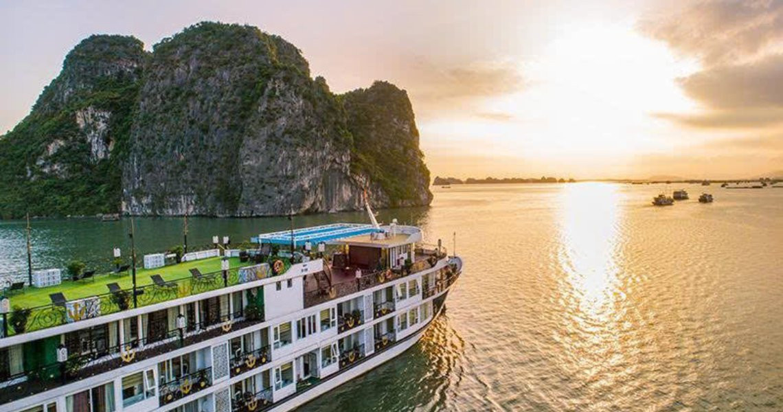 Verdure Lotus Grandeur Cruise