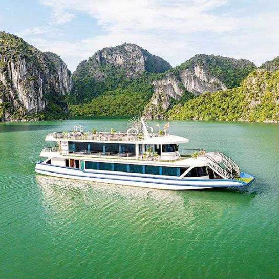 La Muse Cruise: Halong & Bai Tu Long Bay Tour (5.5 Hours)