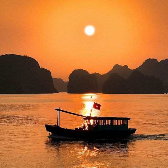 Lyra Grandeur Cruise 4 Days 3 Nights