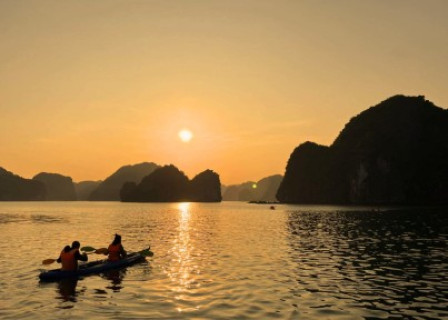 Dark & Bright Cave - Halong Bay - Hanoi
